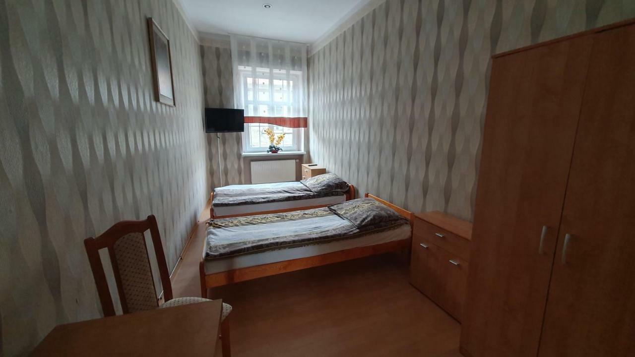Pokoje Do Wynajecia Piastowska Międzyrzecz Buitenkant foto