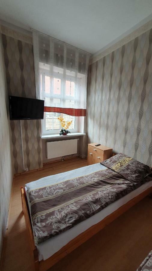 Pokoje Do Wynajecia Piastowska Międzyrzecz Buitenkant foto
