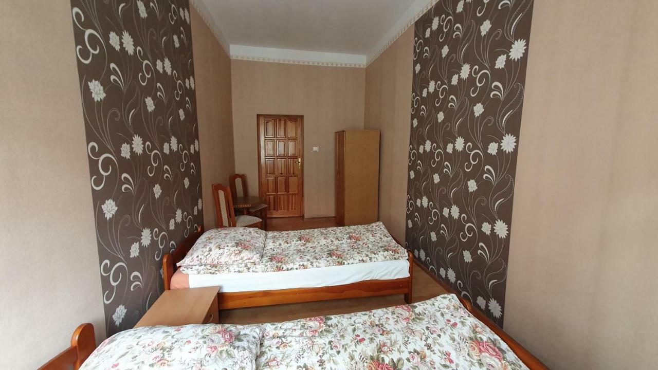 Pokoje Do Wynajecia Piastowska Międzyrzecz Buitenkant foto
