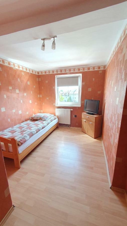 Pokoje Do Wynajecia Piastowska Międzyrzecz Buitenkant foto