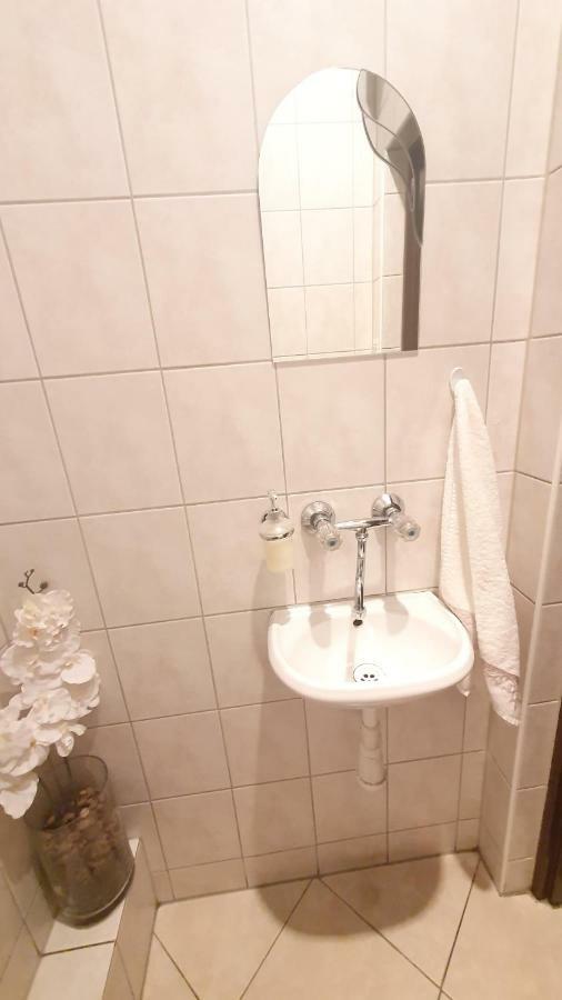 Pokoje Do Wynajecia Piastowska Międzyrzecz Buitenkant foto
